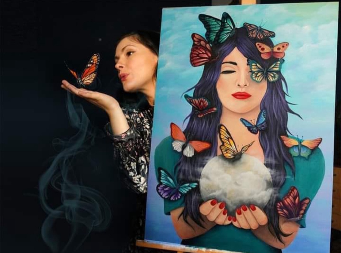 Pictura Femeie cu fluturi - arte vizuale și accesorii  - picturi - pictură acrilică - Artynos.ro