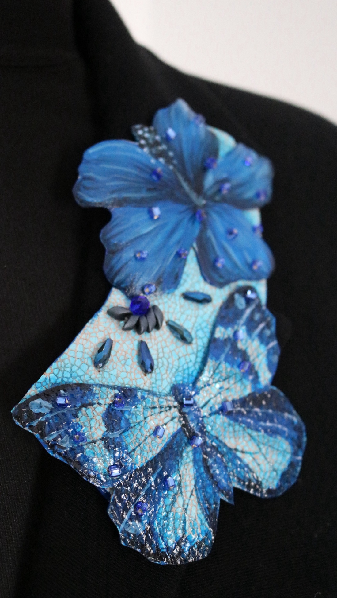 Brosa fluture si floare - bijuterii - broșe - Artynos.ro