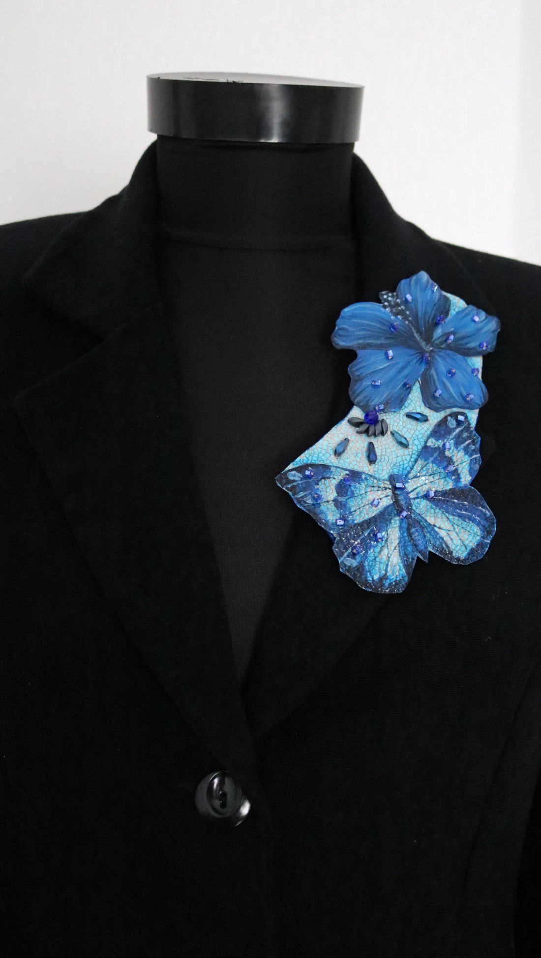 Brosa fluture si floare - bijuterii - broșe - Artynos.ro