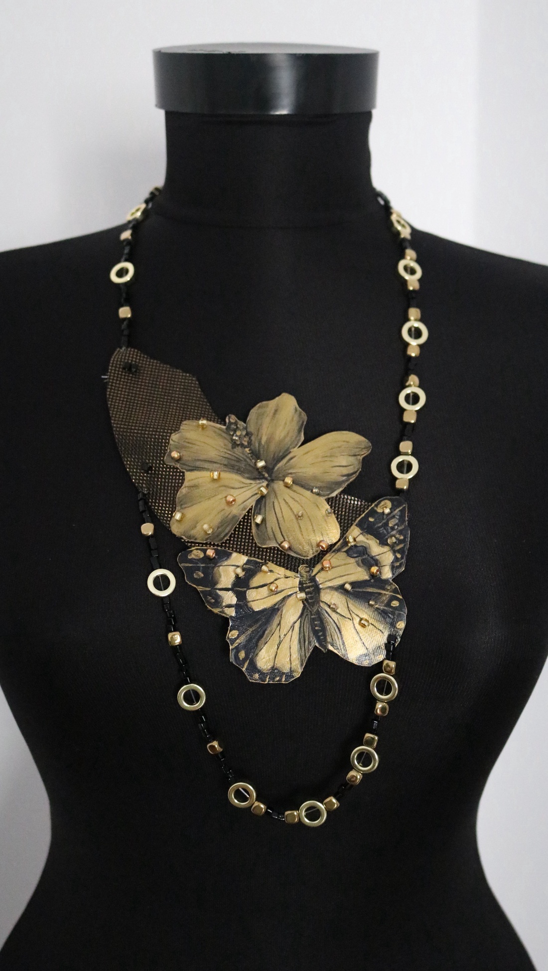 Colier Statement Fluture Hibiscus - bijuterii - coliere - coliere din mărgele - Artynos.ro