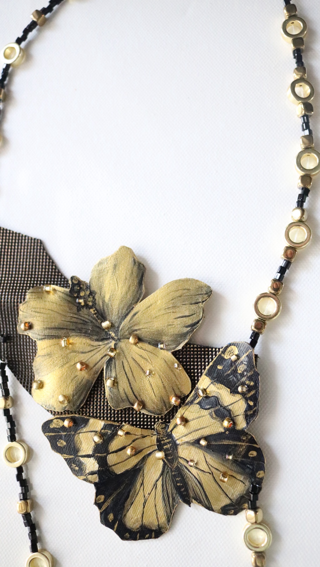 Colier Statement Fluture Hibiscus - bijuterii - coliere - coliere din mărgele - Artynos.ro