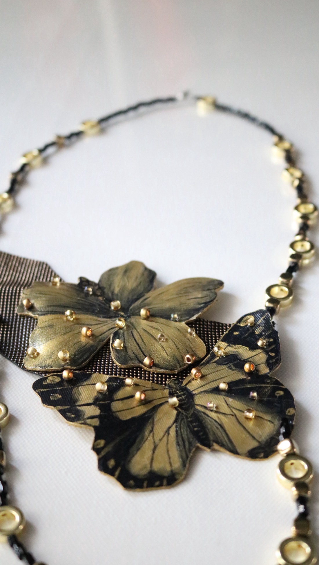 Colier Statement Fluture Hibiscus - bijuterii - coliere - coliere din mărgele - Artynos.ro