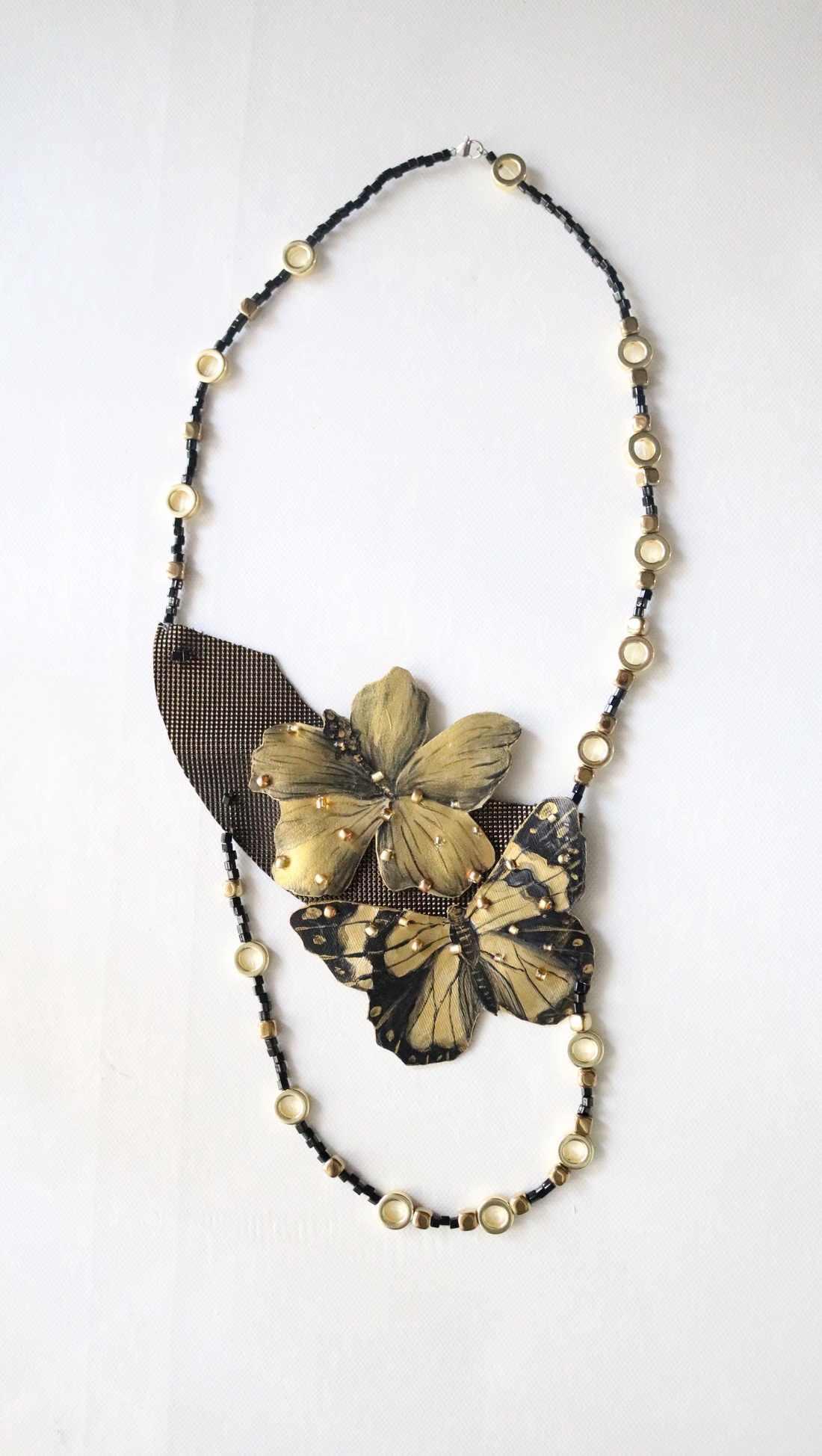 Colier Statement Fluture Hibiscus - bijuterii - coliere - coliere din mărgele - Artynos.ro