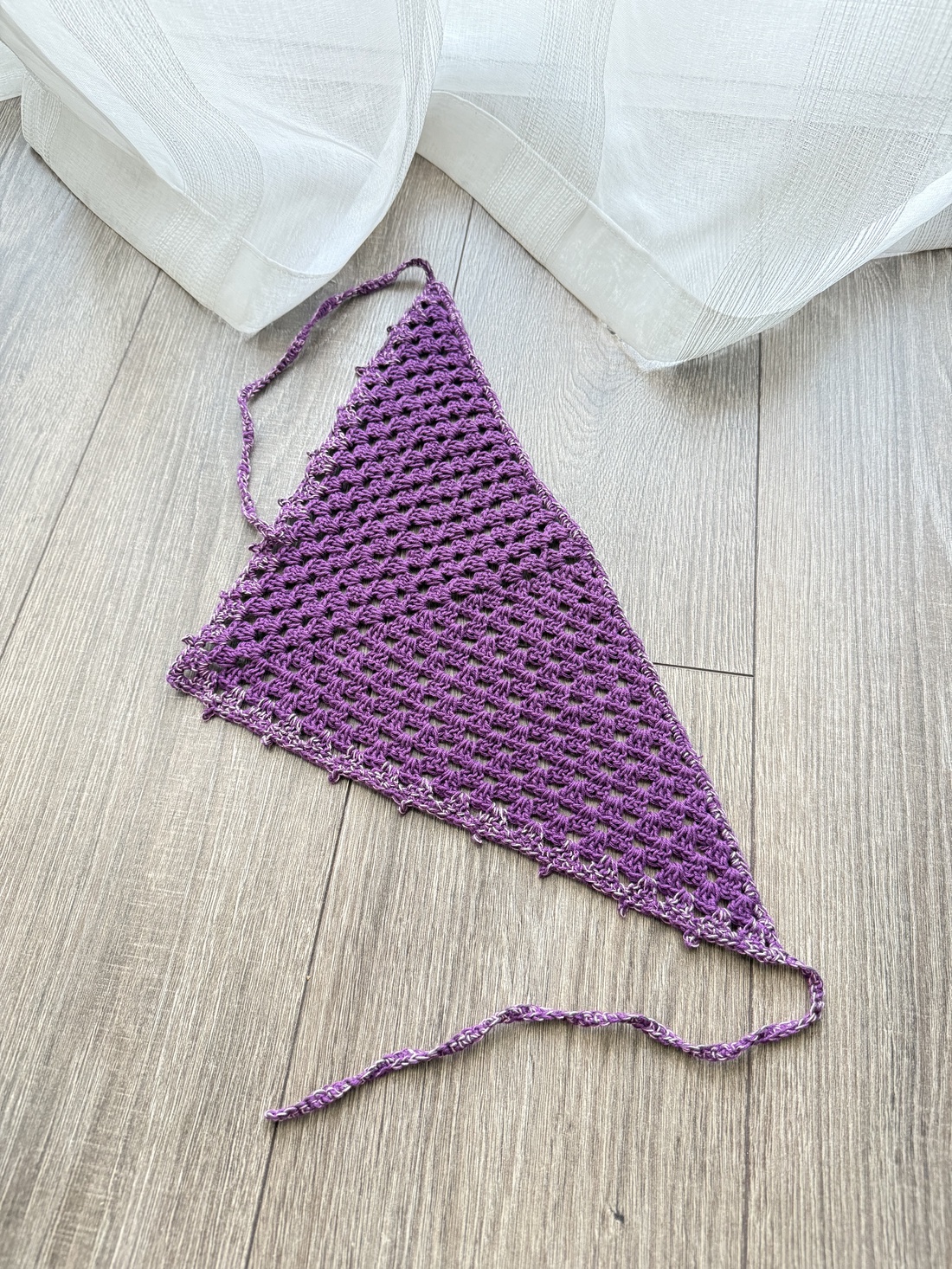 Bandana croșetată  - îmbrăcăminte și modă - eșarfe, pălării, fularuri - bandă pentru cap - Artynos.ro