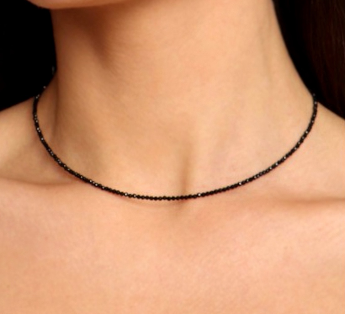 Colier minimalist din spinel negru fatetat - bijuterii - coliere - coliere cu mărgele - Artynos.ro