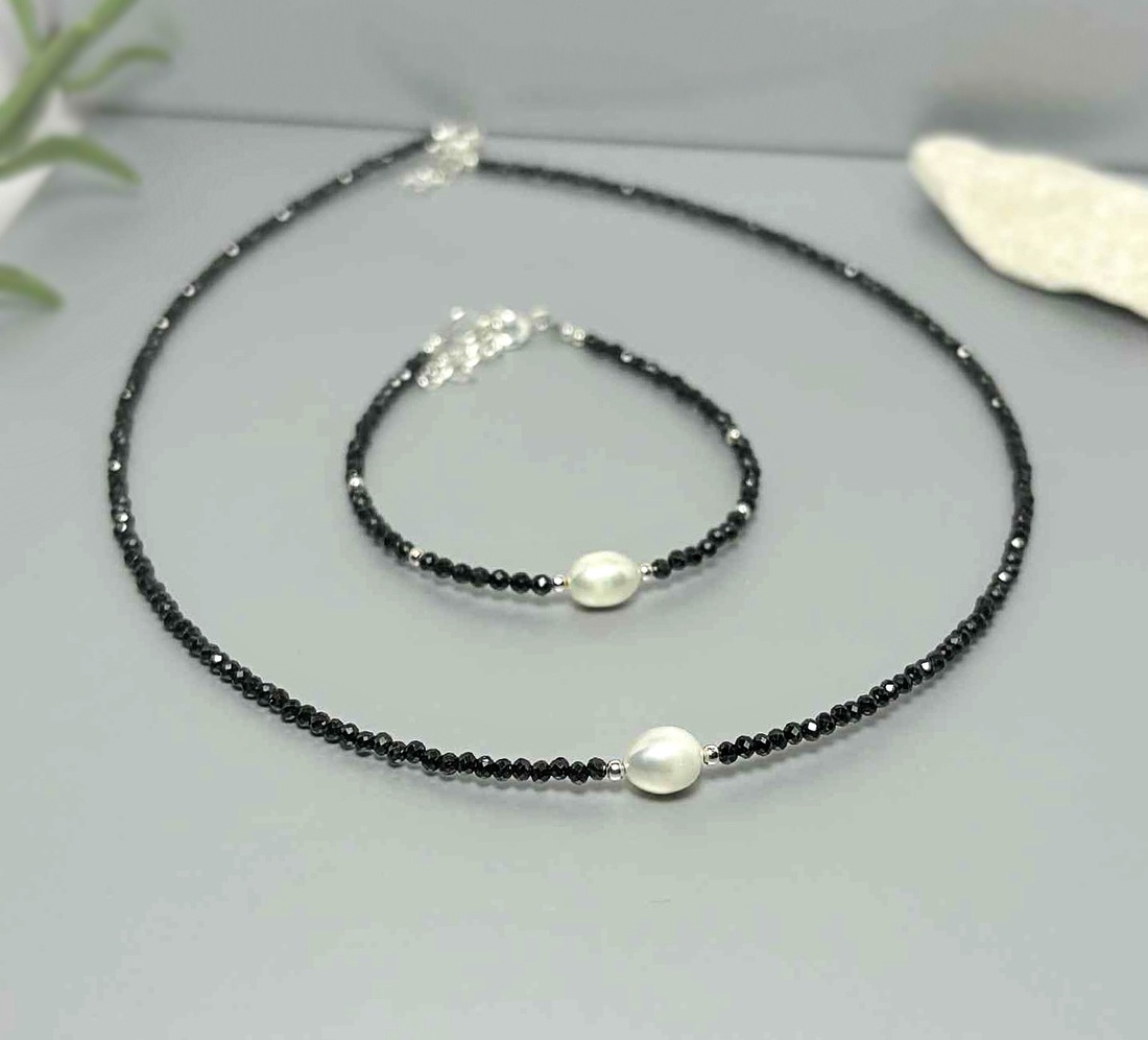 Set colier si bratara din spinel cu perle de cultura - bijuterii - coliere - coliere din mărgele - Artynos.ro