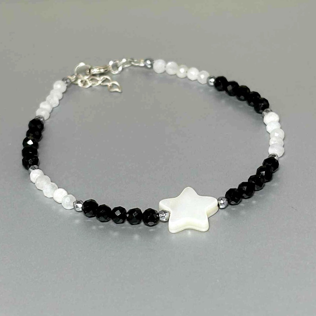 Bratara turmalina neagra - piatra protectie, piatra lunii si sidef. - bijuterii - brățări - brățări din pietre semiprețioase - Artynos.ro
