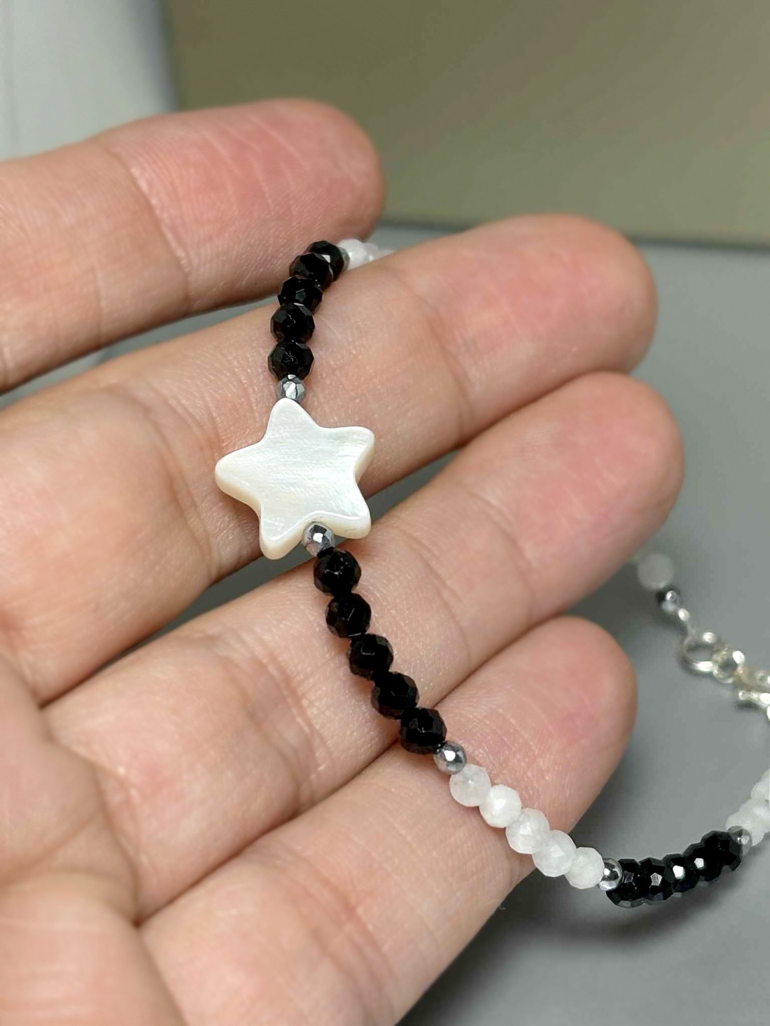 Bratara turmalina neagra - piatra protectie, piatra lunii si sidef. - bijuterii - brățări - brățări din pietre semiprețioase - Artynos.ro