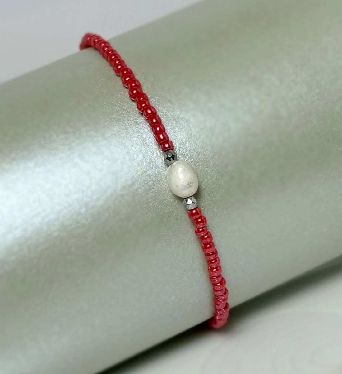 Bratara martisor cu margele Miyuki Rocailles, perla cultura si hematit - bijuterii - mărțișor - Artynos.ro