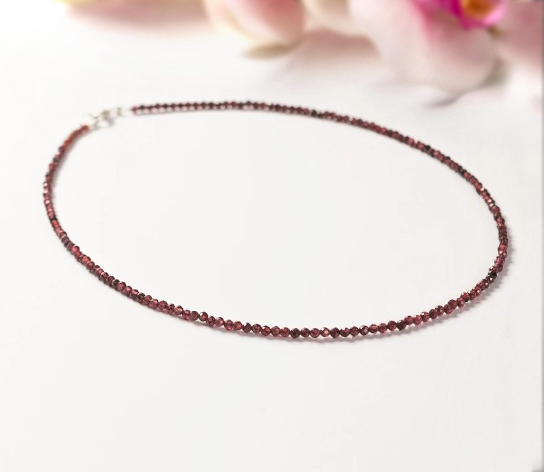 Colier granat - Garnet Essence - bijuterii - coliere - coliere din mărgele - Artynos.ro