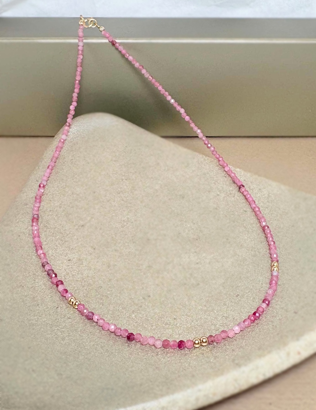 Colier turmalina roz si aur filat 14K - Pink Serenity 2 - bijuterii - coliere - coliere din mărgele - Artynos.ro