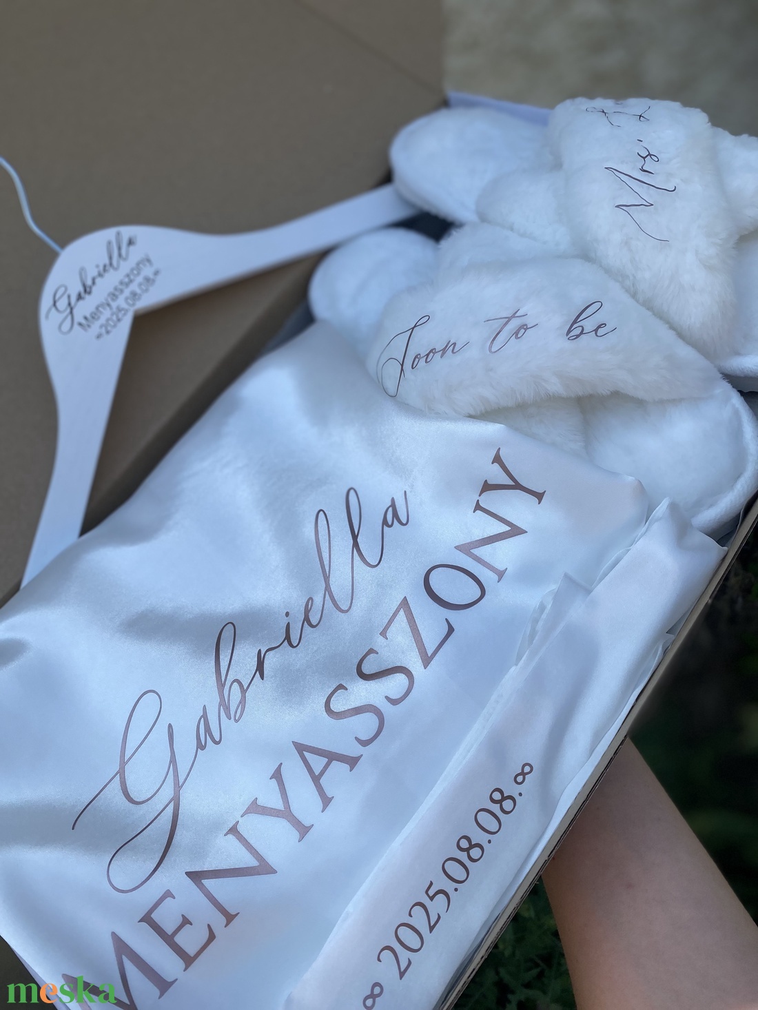 Halat de mireasă - accesorii nuntă - accesorii de nuntă - jartiere mirese - Artynos.ro