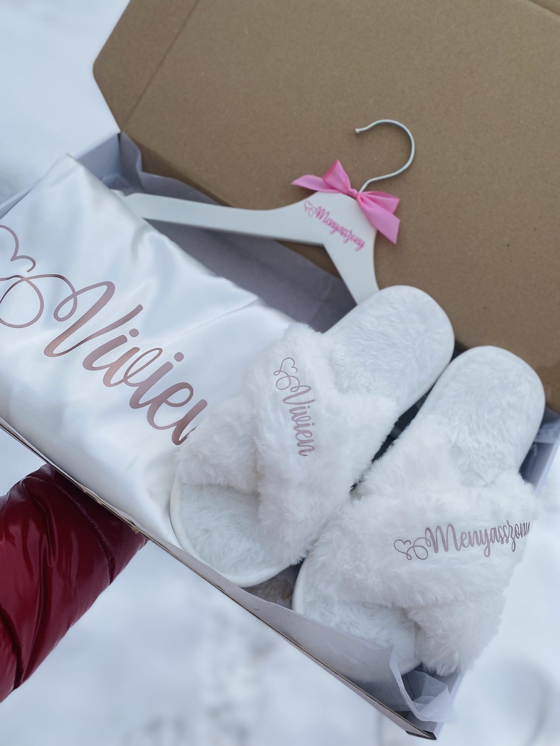 Halat de mireasă - accesorii nuntă - accesorii de nuntă - jartiere mirese - Artynos.ro