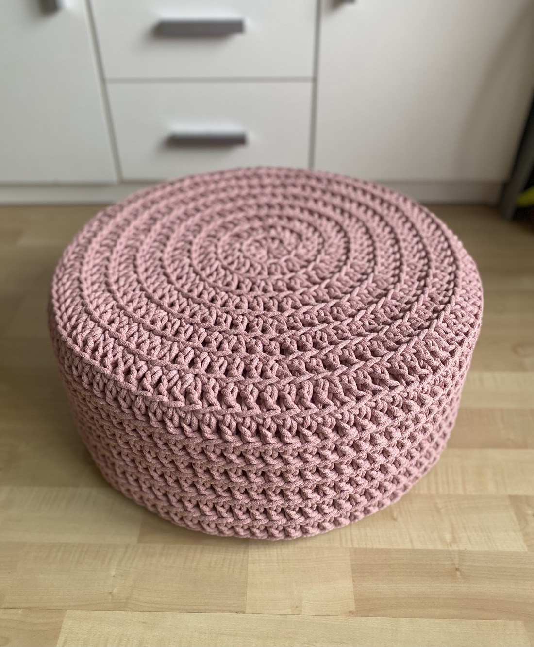 Burete croșetat puf d50 - pulbere - - Artynos.ro Burete croșetat puf d50 - pulbere - - Artynos.ro