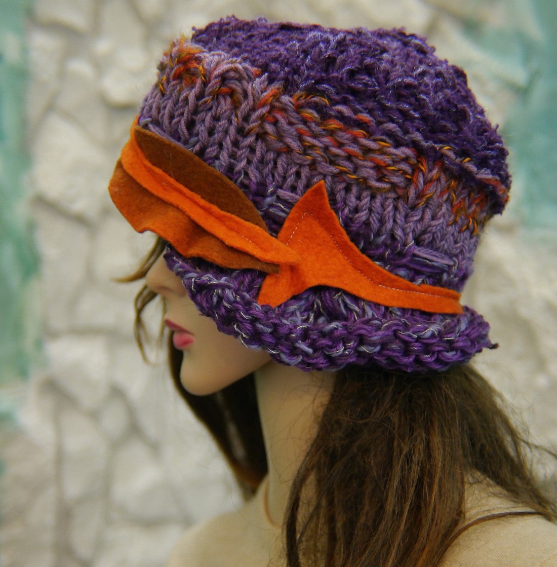 CLOCHE-ART - pălărie extravagantă tricotată manual / violet-portocaliu - îmbrăcăminte și modă - eșarfe, pălării, fularuri - căciulă - Artynos.ro