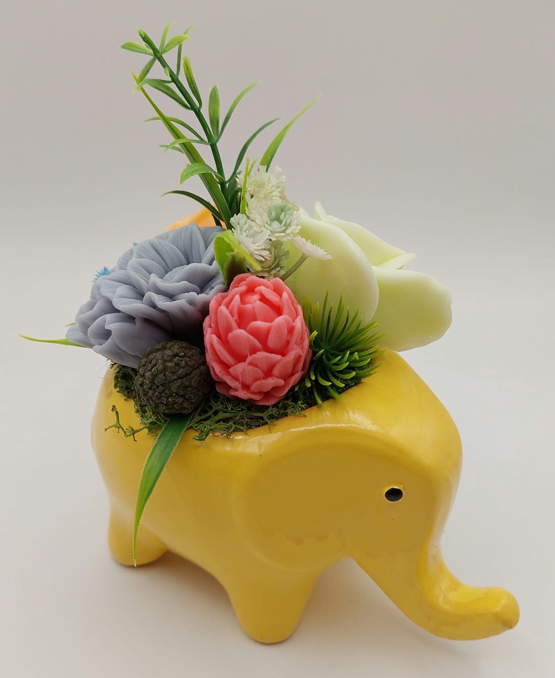 Elefant ceramic cu flori de săpun -  - Artynos.ro