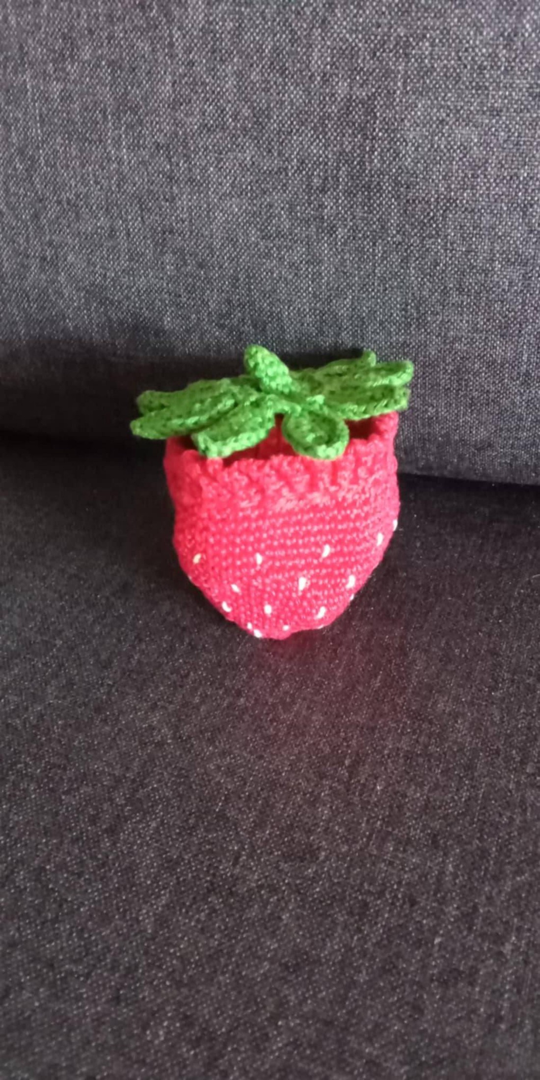 Păpușă de căpșuni pliabilă - jucării și echipamente pentru copii - plușuri - păpușă croșetată, păpușă de pluș - Artynos.ro