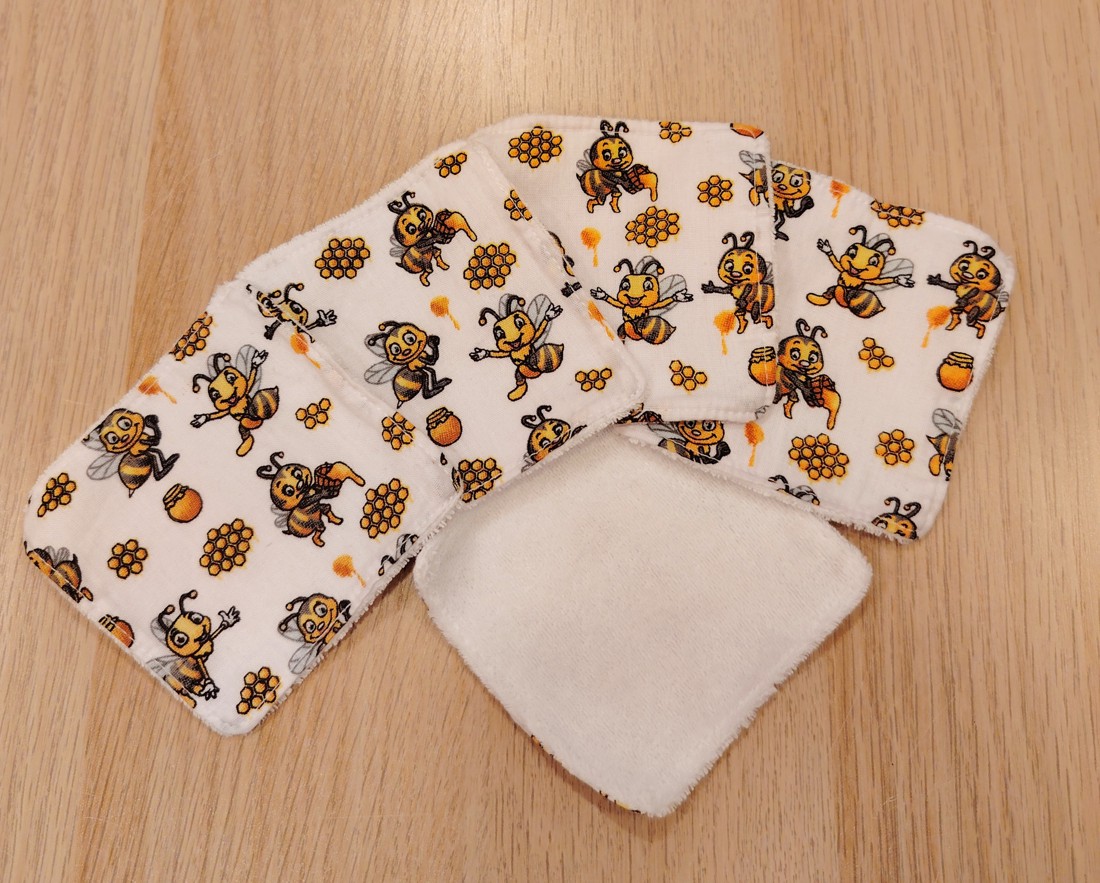 Tampoane de curățare facială Honey Bee - - Artynos.ro Tampoane de curățare facială Honey Bee - - Artynos.ro
