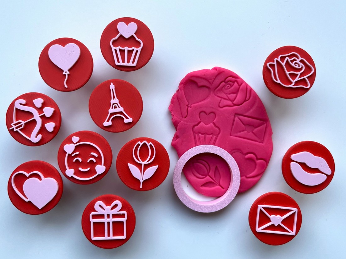 Set de ștampile și forme de tăiat pentru prăjituri de Sfântul Valentin � imprimate 3D -  - Artynos.ro