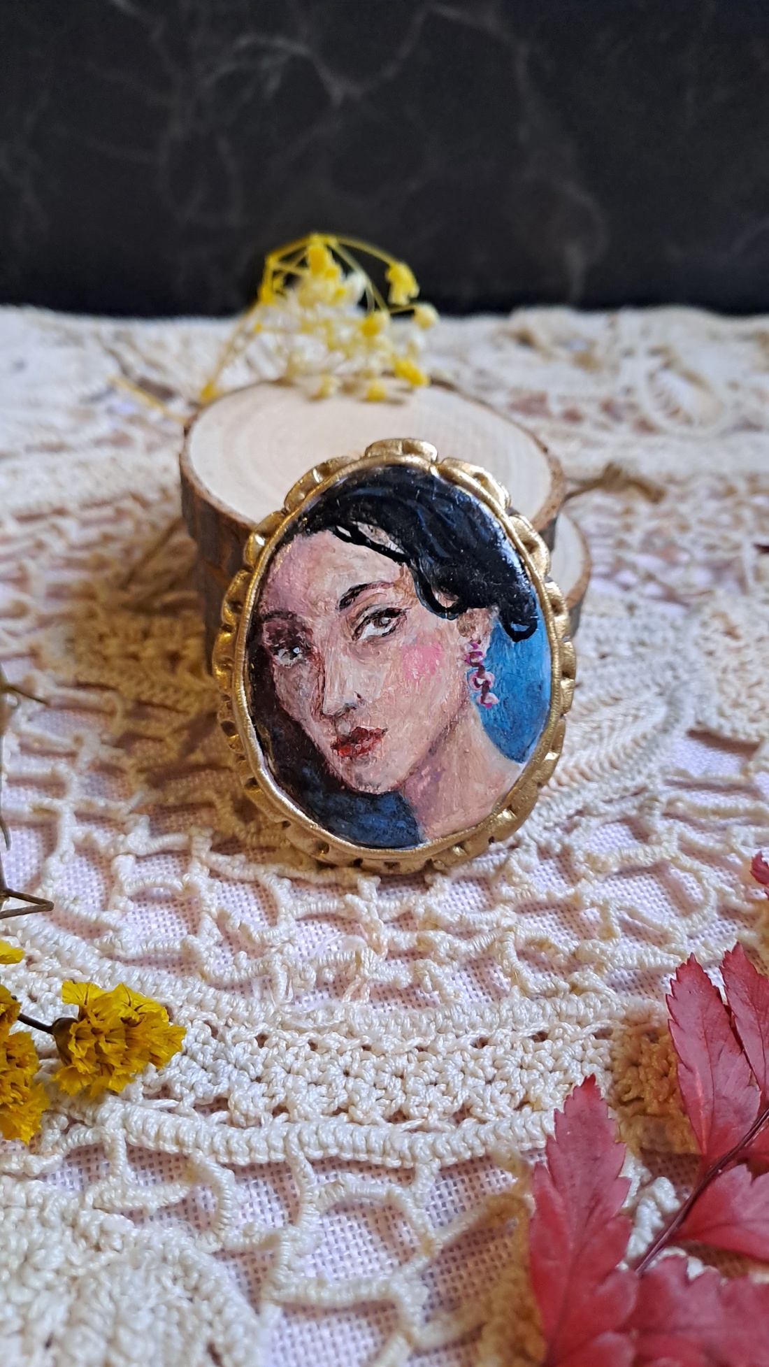 Broșă pictată manual  - bijuterii - broșe - Artynos.ro