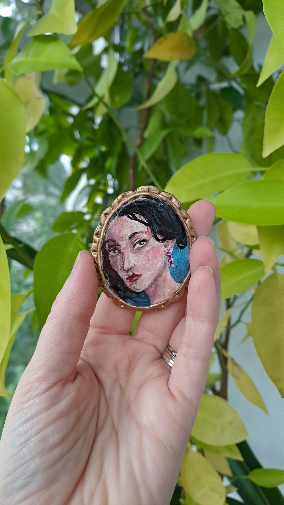 Broșă pictată manual  - bijuterii - broșe - Artynos.ro