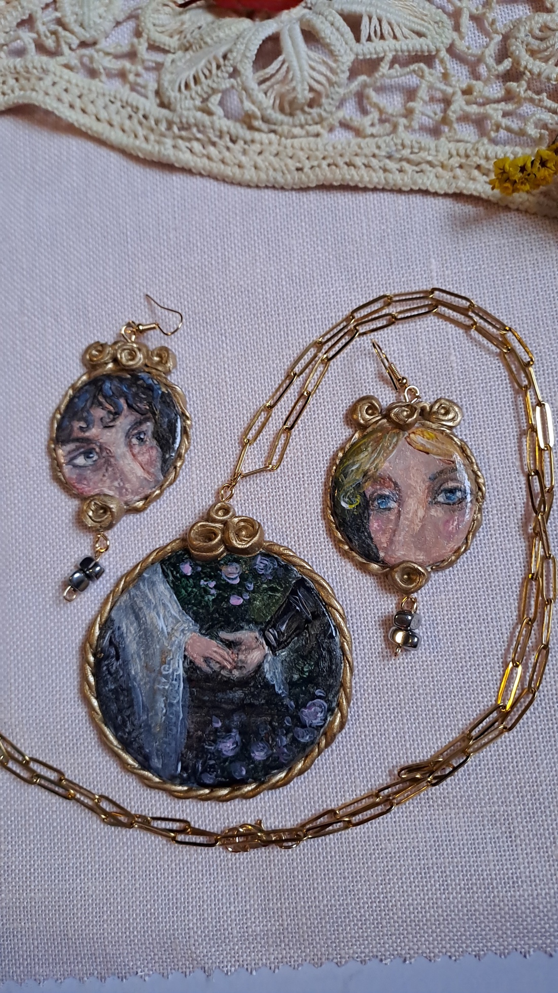 Set colier si cercei pictate manual  - accesorii nuntă - bijuterii mireasă - set bijuterii de mireasă - Artynos.ro Set colier si cercei pictate manual  - accesorii nuntă - bijuterii mireasă - set bijuterii de mireasă - Artynos.ro