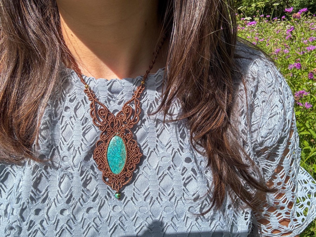 Colier micromacrame boho cu Crysocolla -Summer fades - bijuterii - coliere - coliere din pietre semiprețioase - Artynos.ro