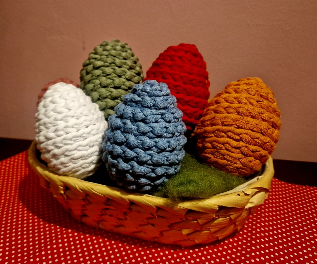 Ouă de Paște croșetate - decor de sărbători - decorațiuni de paște - ouă decorative - Artynos.ro