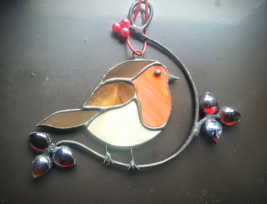 Decorare fereastră Redbreast - - Artynos.ro Decorare fereastră Redbreast - - Artynos.ro