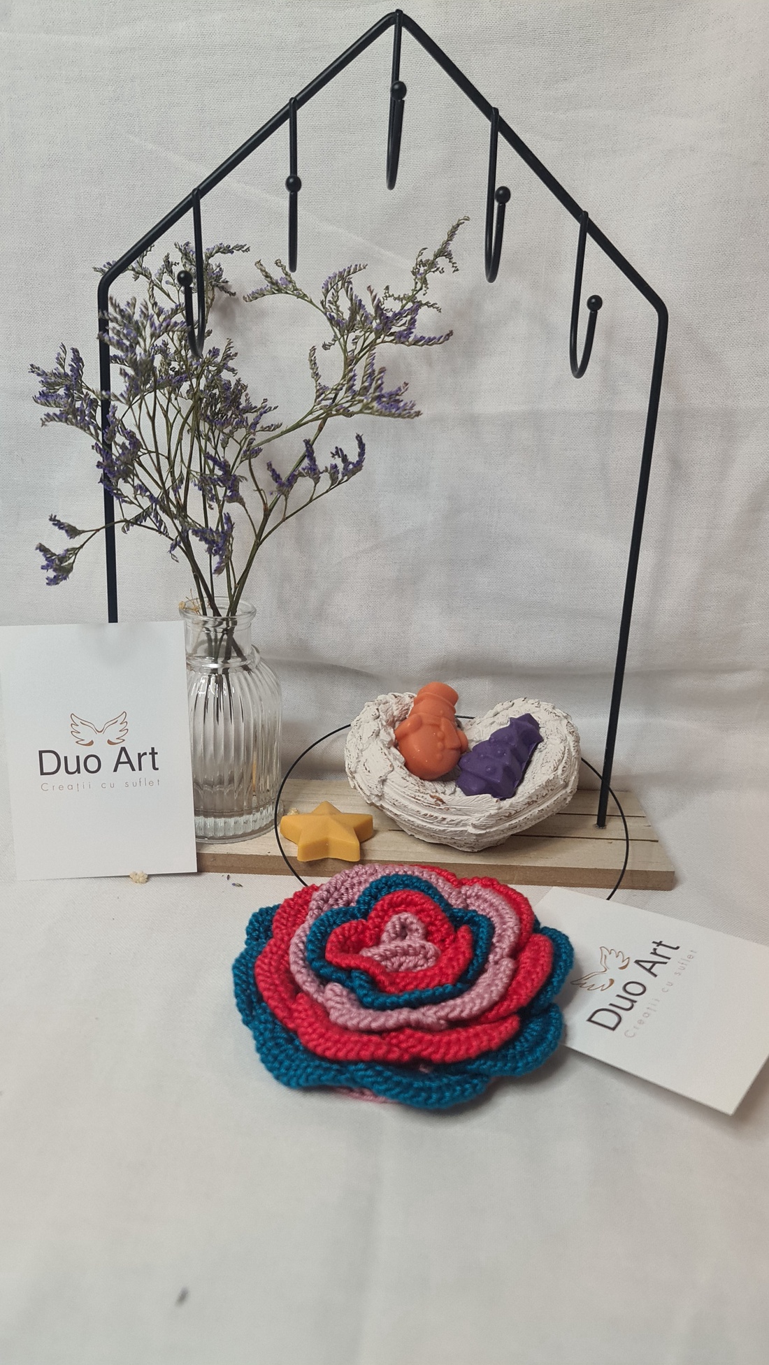 Brosă/colier crosetat manual - bijuterii - coliere - coliere brodate - Artynos.ro