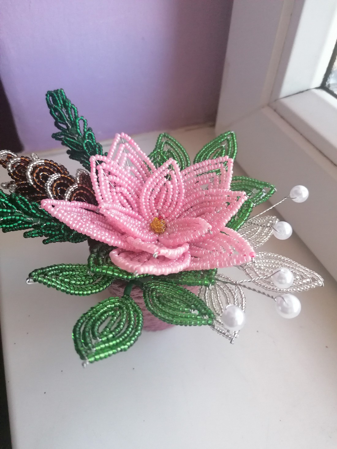 Decorațiuni de masă de Crăciun, poinsettia în perle - casă & stil de viață - accesorii pentru decorat casa - suport de flori - buchete de flori - Artynos.ro