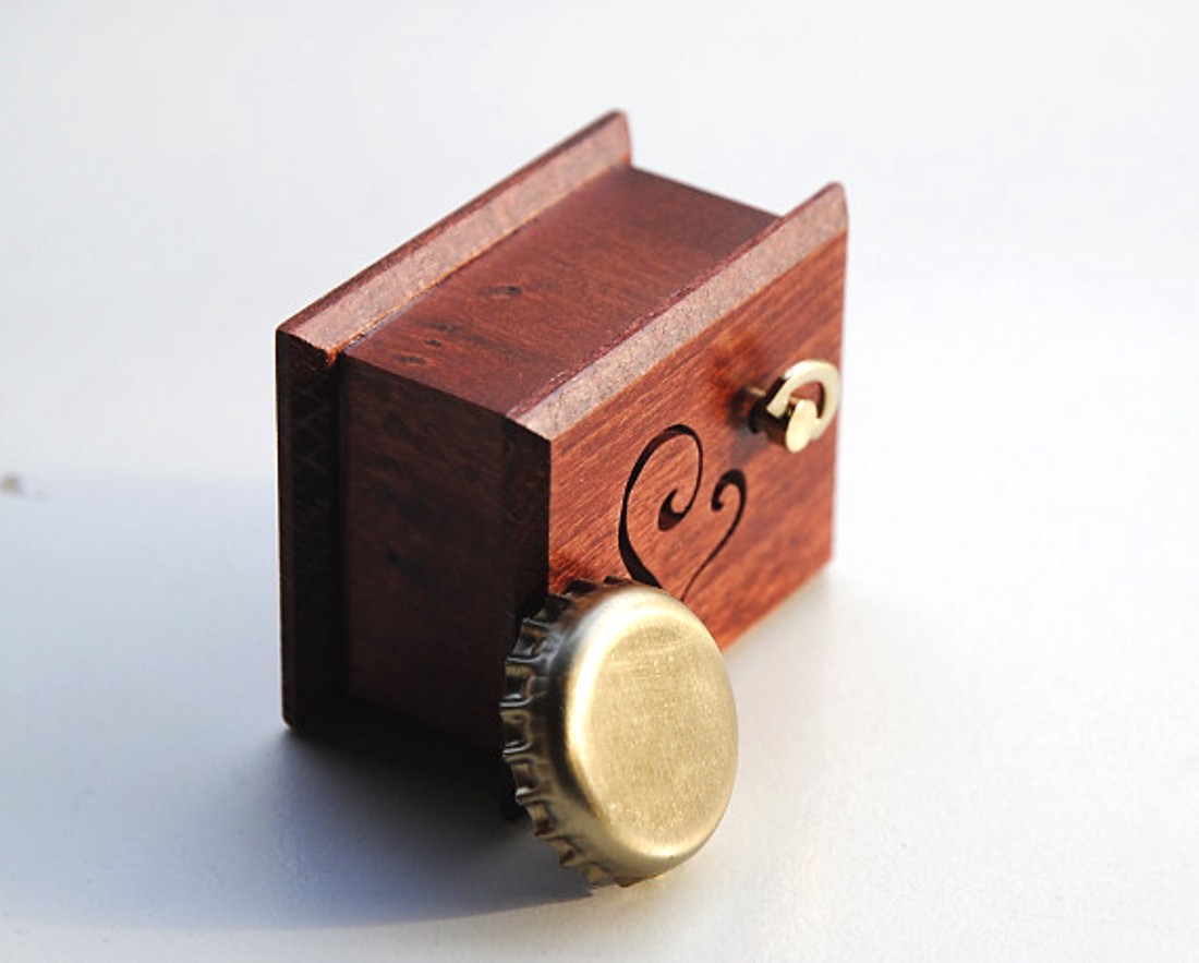 Silent noapte cutie muzicală roșu - cărți și creații cu tematică muzicală, cadouri - instrumente artizanale și muzicale - Artynos.ro