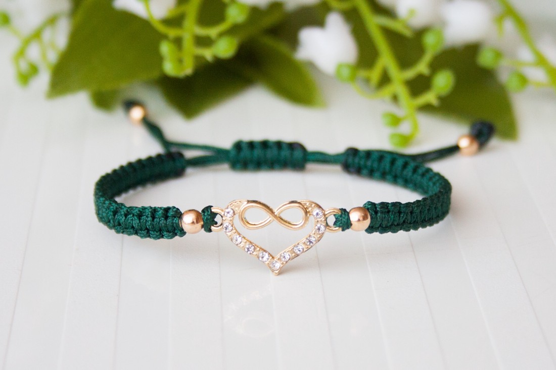 Brățară macramé împletită - Inimă cu infinit verde închis - - Artynos.ro Brățară macramé împletită - Inimă cu infinit verde închis - - Artynos.ro