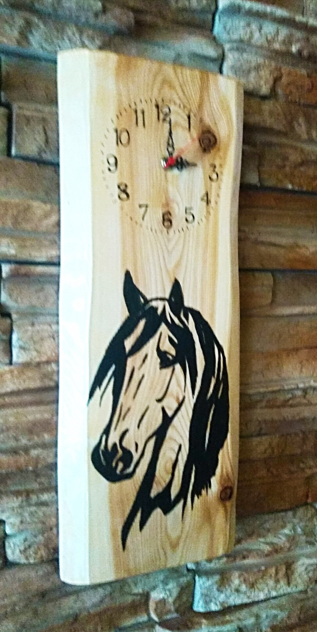 Ceas de perete cal pe larice mare - - Artynos.ro Ceas de perete cal pe larice mare - - Artynos.ro