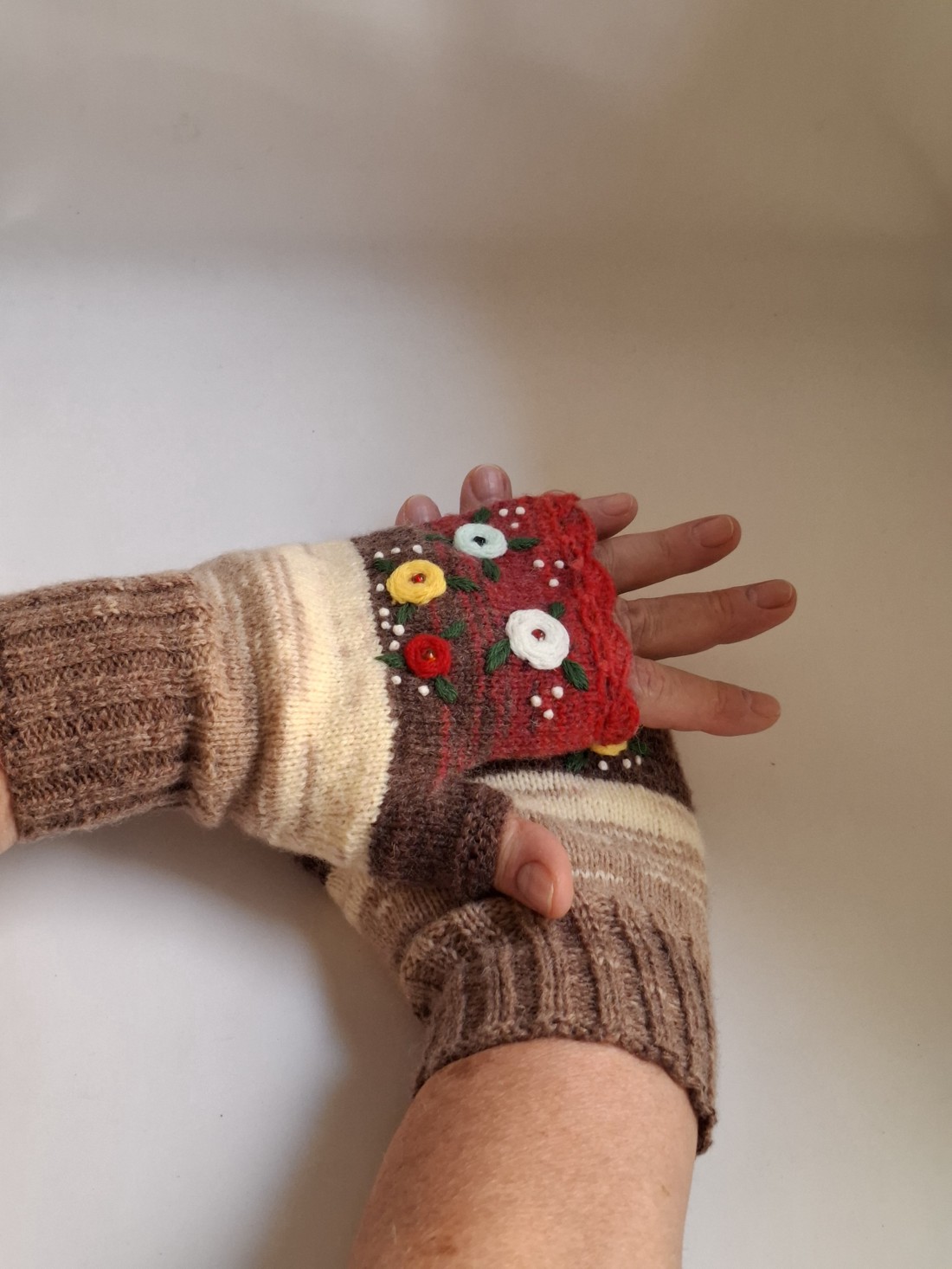 Mănuși tricotate manual, încălzitor de mână - îmbrăcăminte și modă - eșarfe, pălării, fularuri - mănușă - Artynos.ro