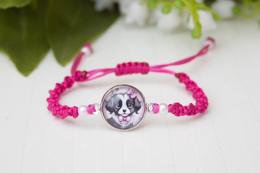 Brățară împletită din macramé pentru copii - Roz cu motiv canin - bijuterii - brățări - brățări împletite - Artynos.ro