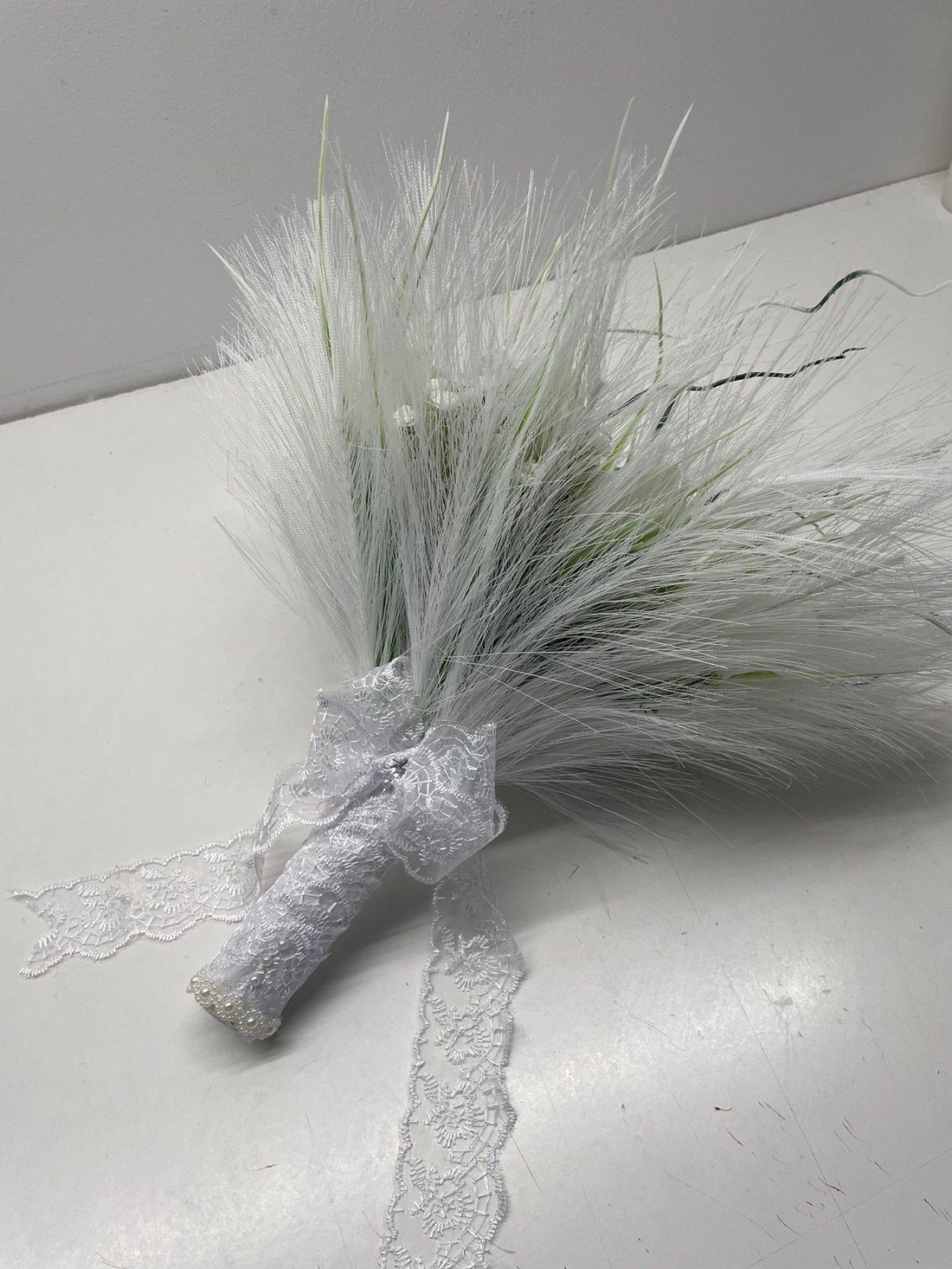 Buchet mireasa sau nasa cale albe de sapun cod B44 - accesorii nuntă - buchet mireasă  - Artynos.ro