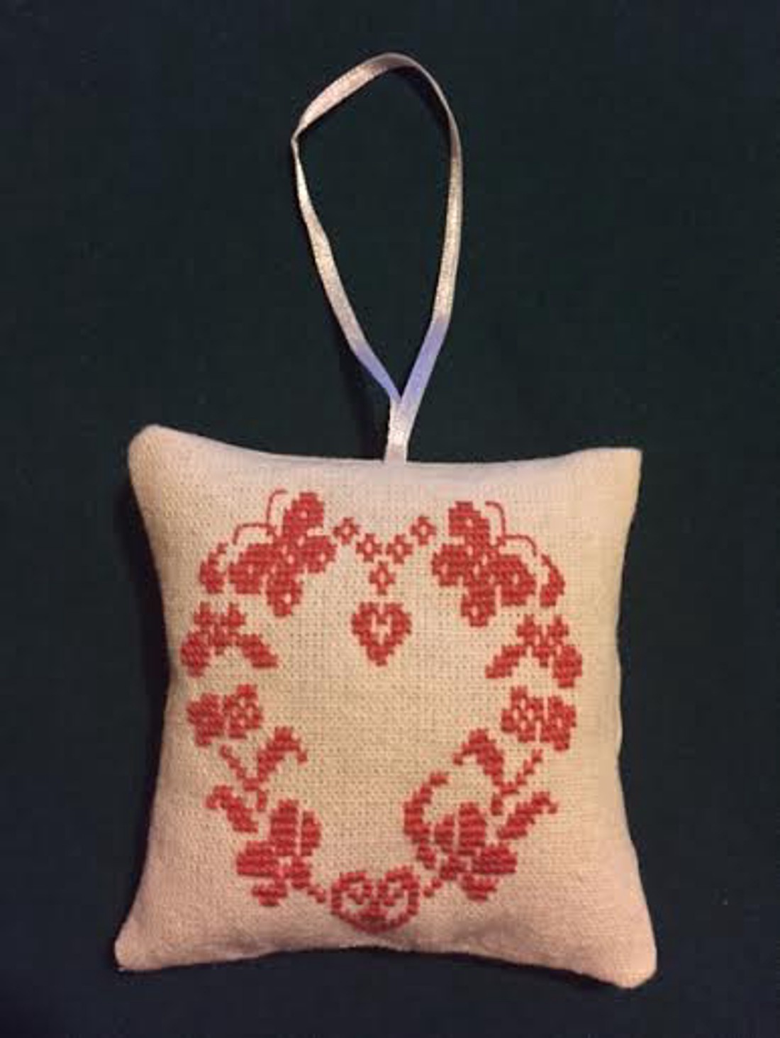 Ziua Îndrăgostiților, Ziua Mamei cadou pincushion cu broderie cusătură încrucișată - - Artynos.ro Ziua Îndrăgostiților, Ziua Mamei cadou pincushion cu broderie cusătură încrucișată - - Artynos.ro
