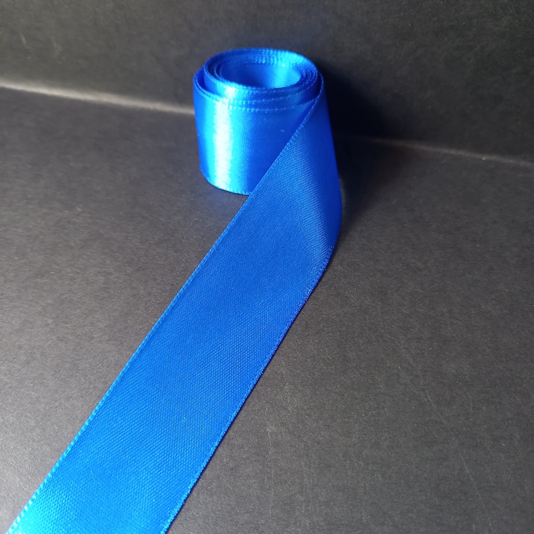 Panglică din satin pentru decorare, cu lățimea de 2,5 cm  -  - Artynos.ro