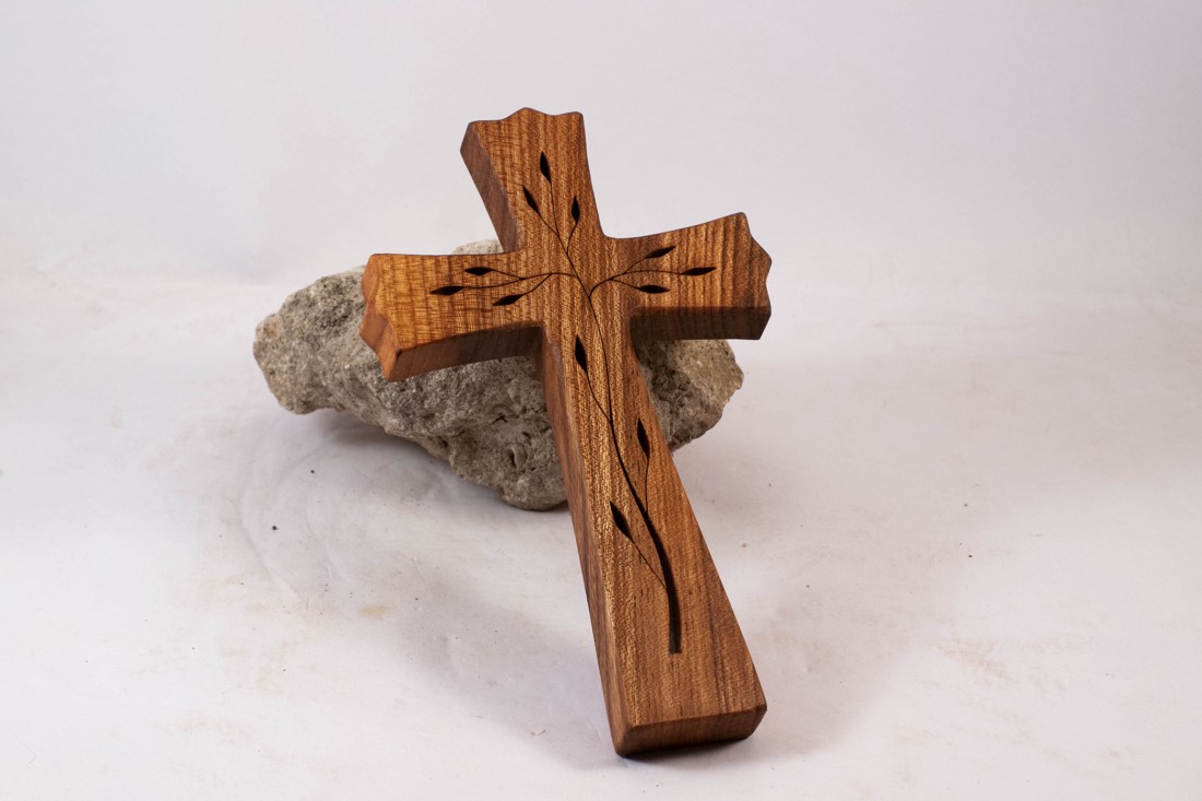 Cruce din lemn cu model, cruce de perete  - casă & stil de viață - accesorii religioase - cruce - Artynos.ro