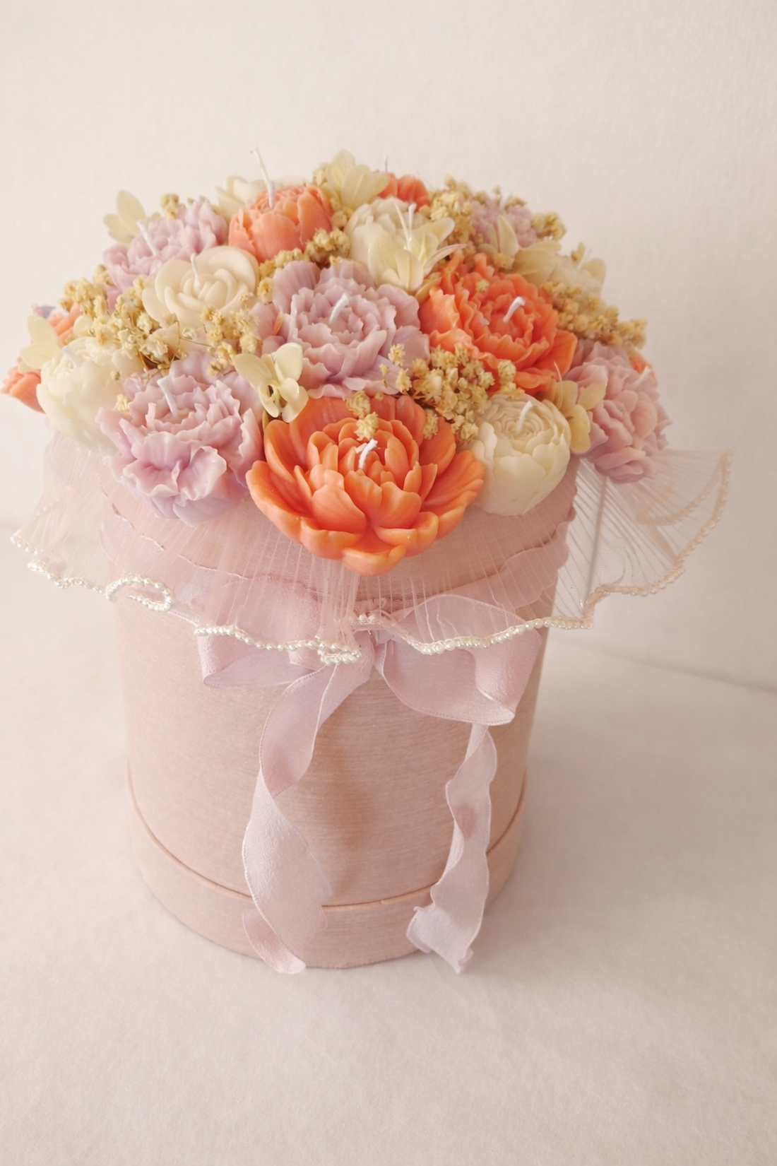 Aranjament floral parfumat - buchet floral - zile de naștere - cadou - aniversari - nași - casă & stil de viață - lumânări, parfumuri, arome - ceară parfumată - Artynos.ro