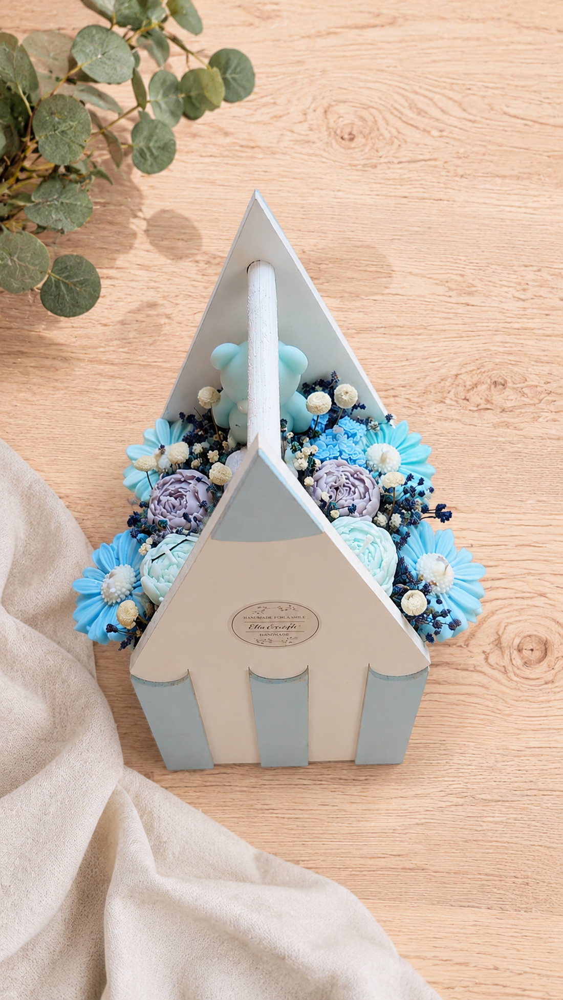 Aranjament floral parfumat din ceara de soia,nuanțe:bleu,gri,albastru,pentru:început de an școlar/educatoare/învățătoare - casă & stil de viață - lumânări, parfumuri, arome - ceară parfumată - Artynos.ro