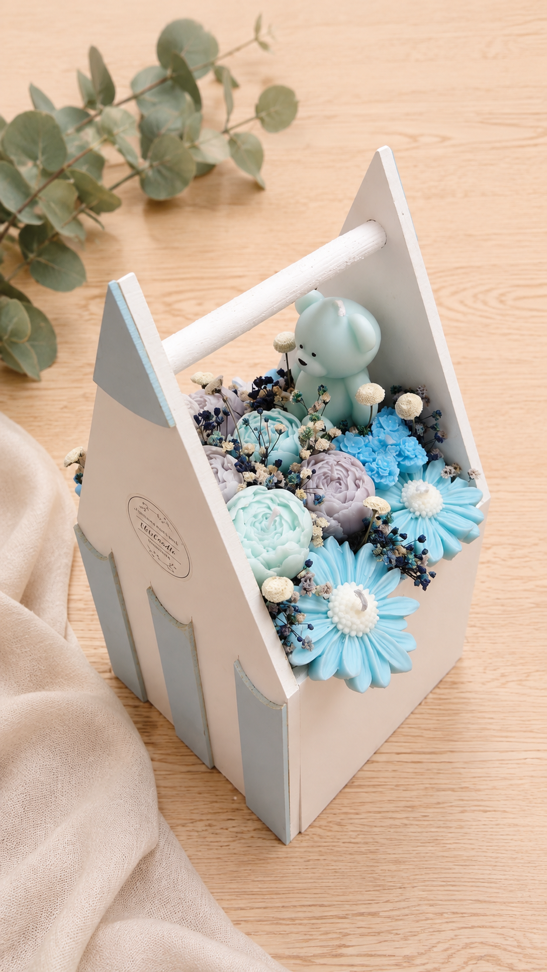 Aranjament floral parfumat din ceara de soia,nuanțe:bleu,gri,albastru,pentru:început de an școlar/educatoare/învățătoare - casă & stil de viață - lumânări, parfumuri, arome - ceară parfumată - Artynos.ro