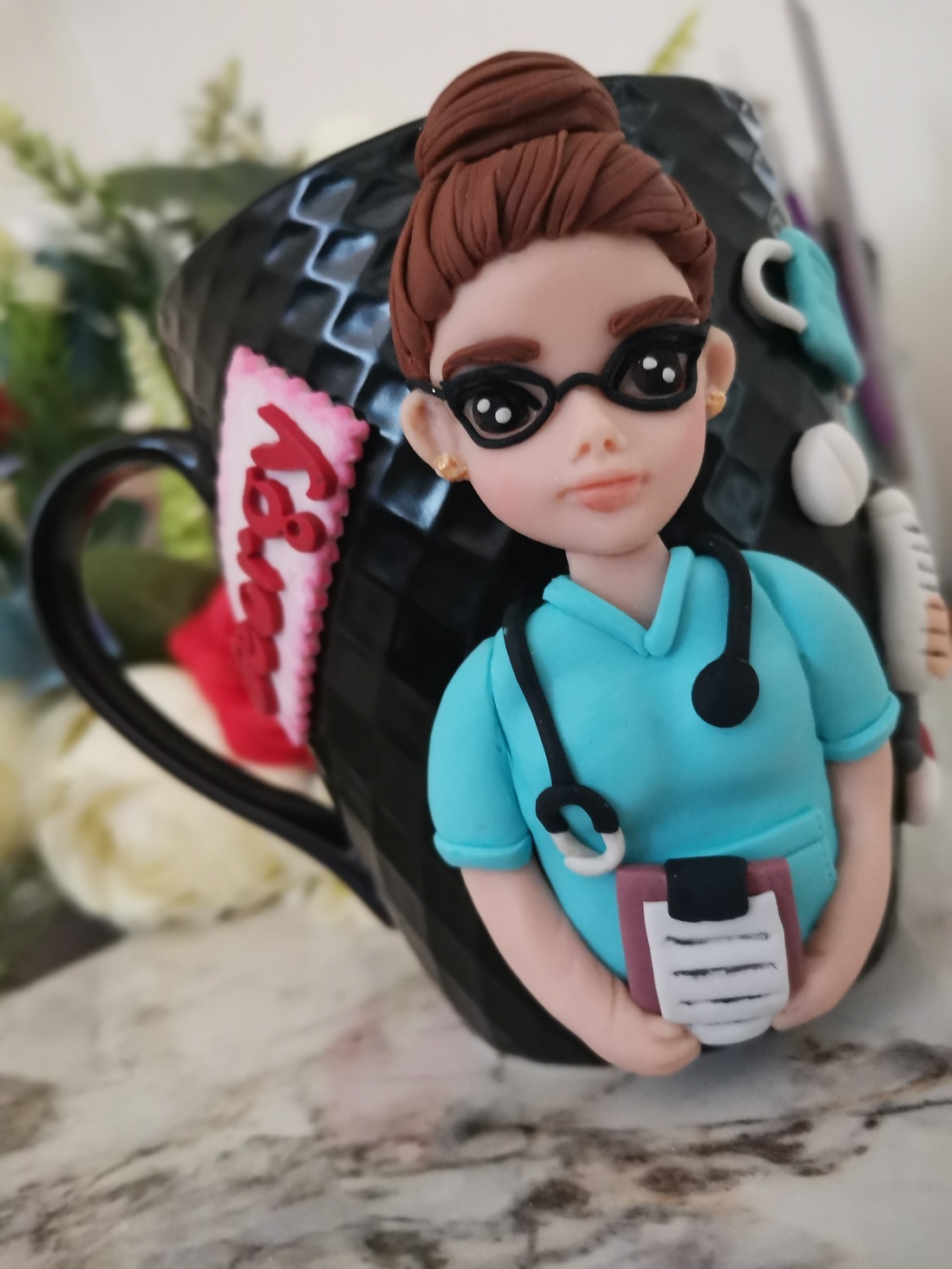 Cana asistenta cu ochelari - casă & stil de viață - accesorii pentru echipamente de bucătărie - accesorii de servire - căni - Artynos.ro Cana asistenta cu ochelari - casă & stil de viață - accesorii pentru echipamente de bucătărie - accesorii de servire - căni - Artynos.ro