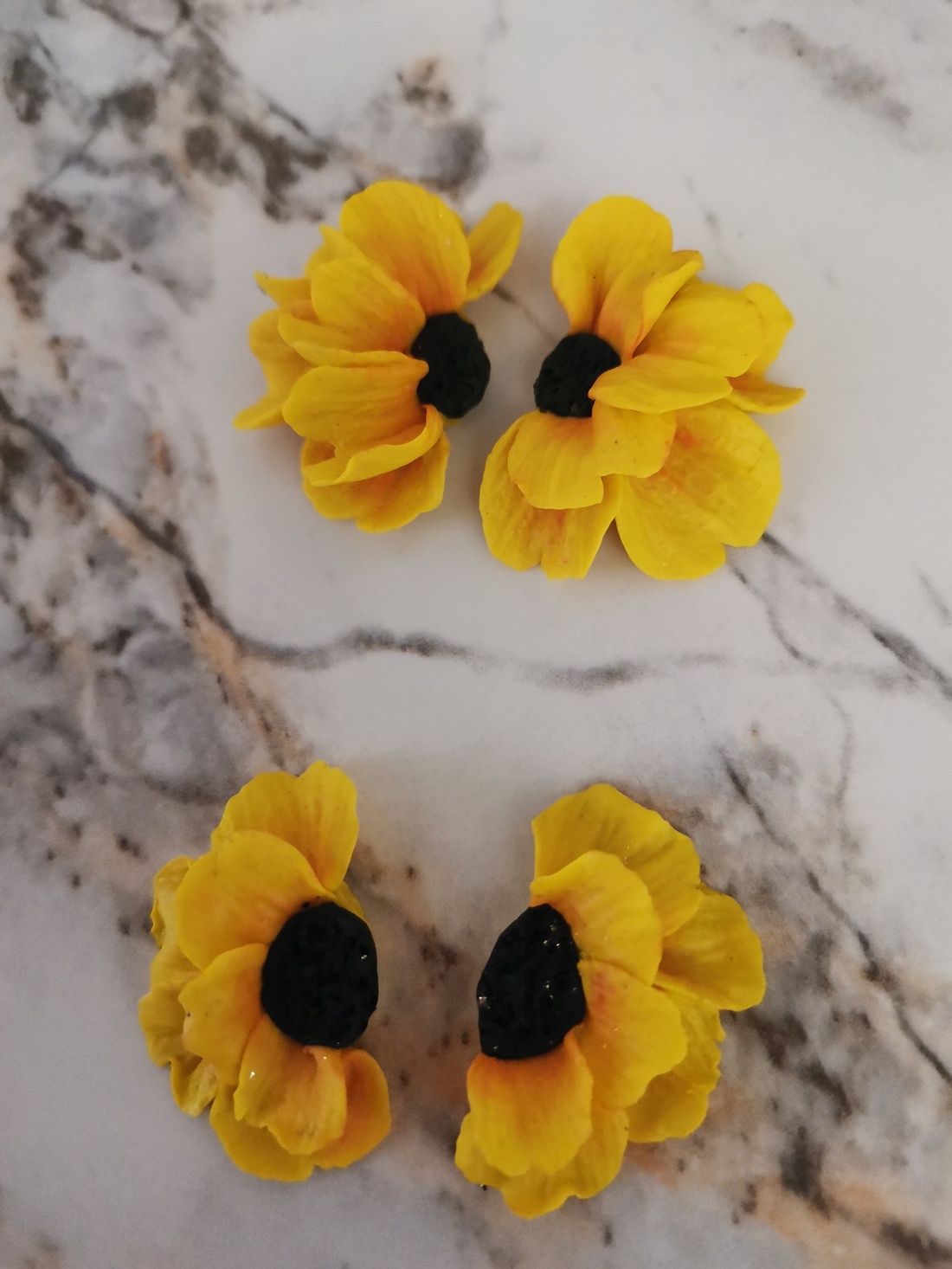Cercei Sunflower - bijuterii - cercei - cercei și ornamente pentru urechi - Artynos.ro Cercei Sunflower - bijuterii - cercei - cercei și ornamente pentru urechi - Artynos.ro