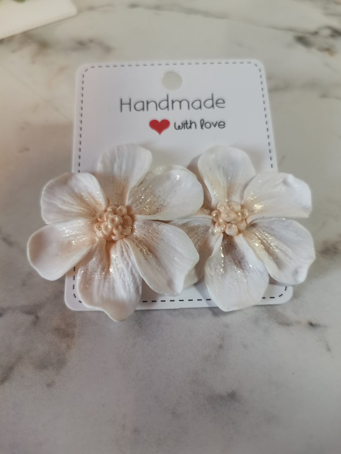 Cercei Bloom Statement White - accesorii nuntă - bijuterii mireasă - cercei mireasă - Artynos.ro Cercei Bloom Statement White - accesorii nuntă - bijuterii mireasă - cercei mireasă - Artynos.ro