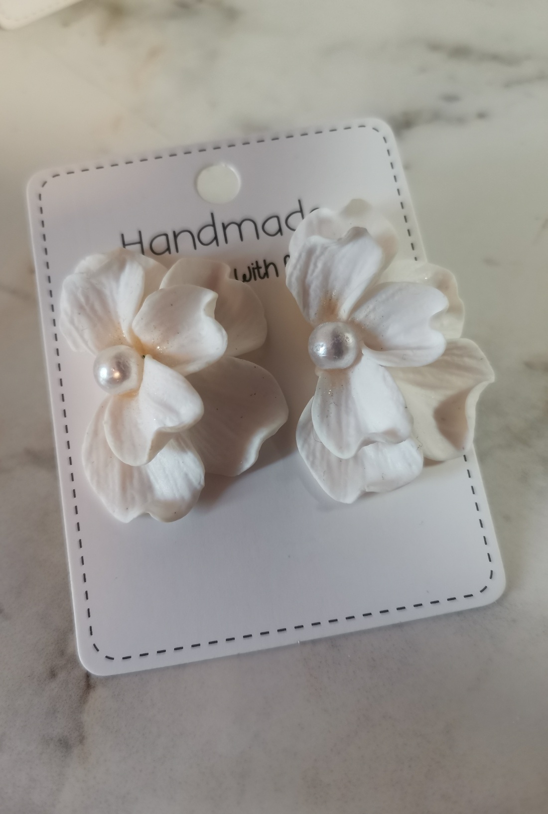 Cercei Semiflor White 2 - accesorii nuntă - bijuterii mireasă - cercei mireasă - Artynos.ro Cercei Semiflor White 2 - accesorii nuntă - bijuterii mireasă - cercei mireasă - Artynos.ro