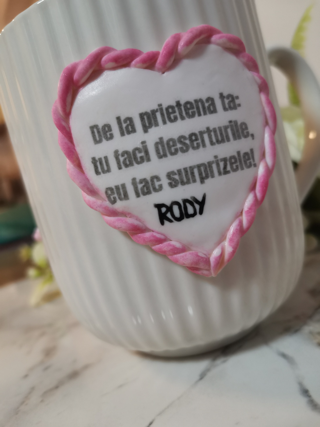 Cana personalizata cu figurina cofetar (profesii) - accesorii de crăciun - cadou tematic de moș crăciun, decorațiuni - cadouri de moș crăciun - Artynos.ro Cana personalizata cu figurina cofetar (profesii) - accesorii de crăciun - cadou tematic de moș crăciun, decorațiuni - cadouri de moș crăciun - Artynos.ro