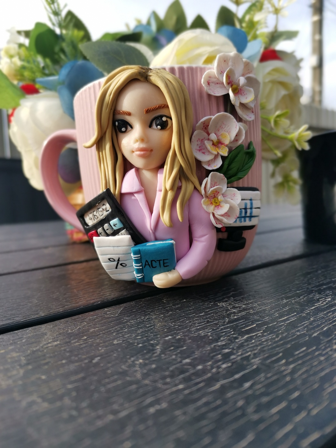 Cana personalizata cu figurina - expert contabil  - crăciun - cadouri de moș crăciun - cadouri de moș crăciun - Artynos.ro