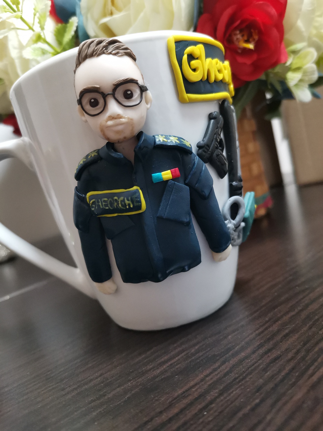 Cana personalizata cu figurina politist - casă & stil de viață - seturi de cadou - Artynos.ro